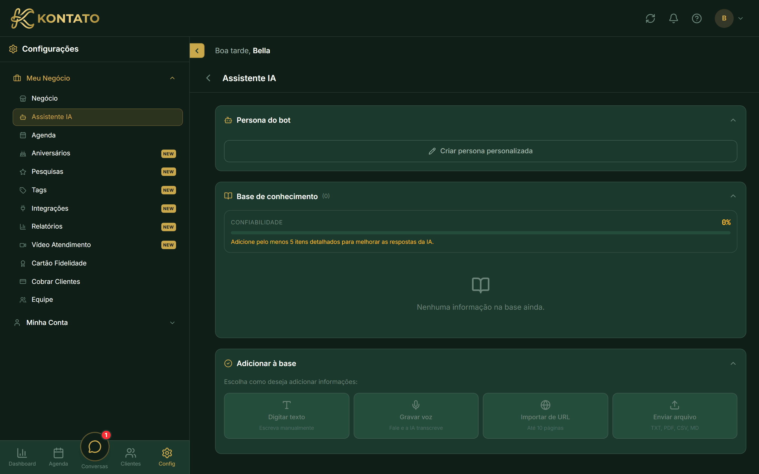 Tela de Configurações → IA. Persona ativa, Base de Conhecimento e ações ficam todas aqui.